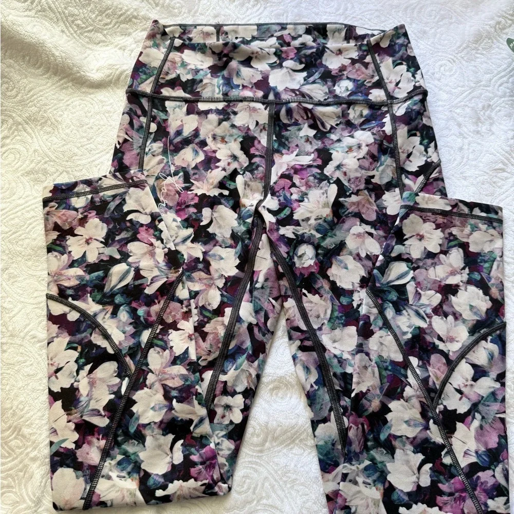 Lululemon Floral High Rise Cropped Leggings Size 6